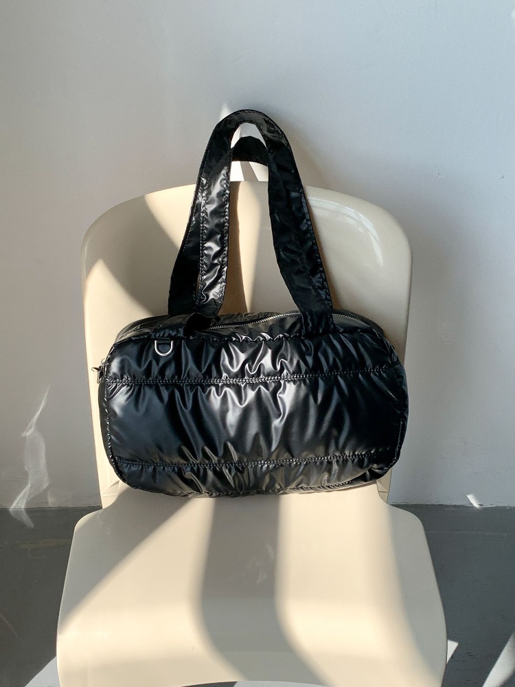 Women Fashion Over 60 - Bolsa de ombro acolchoada casual para