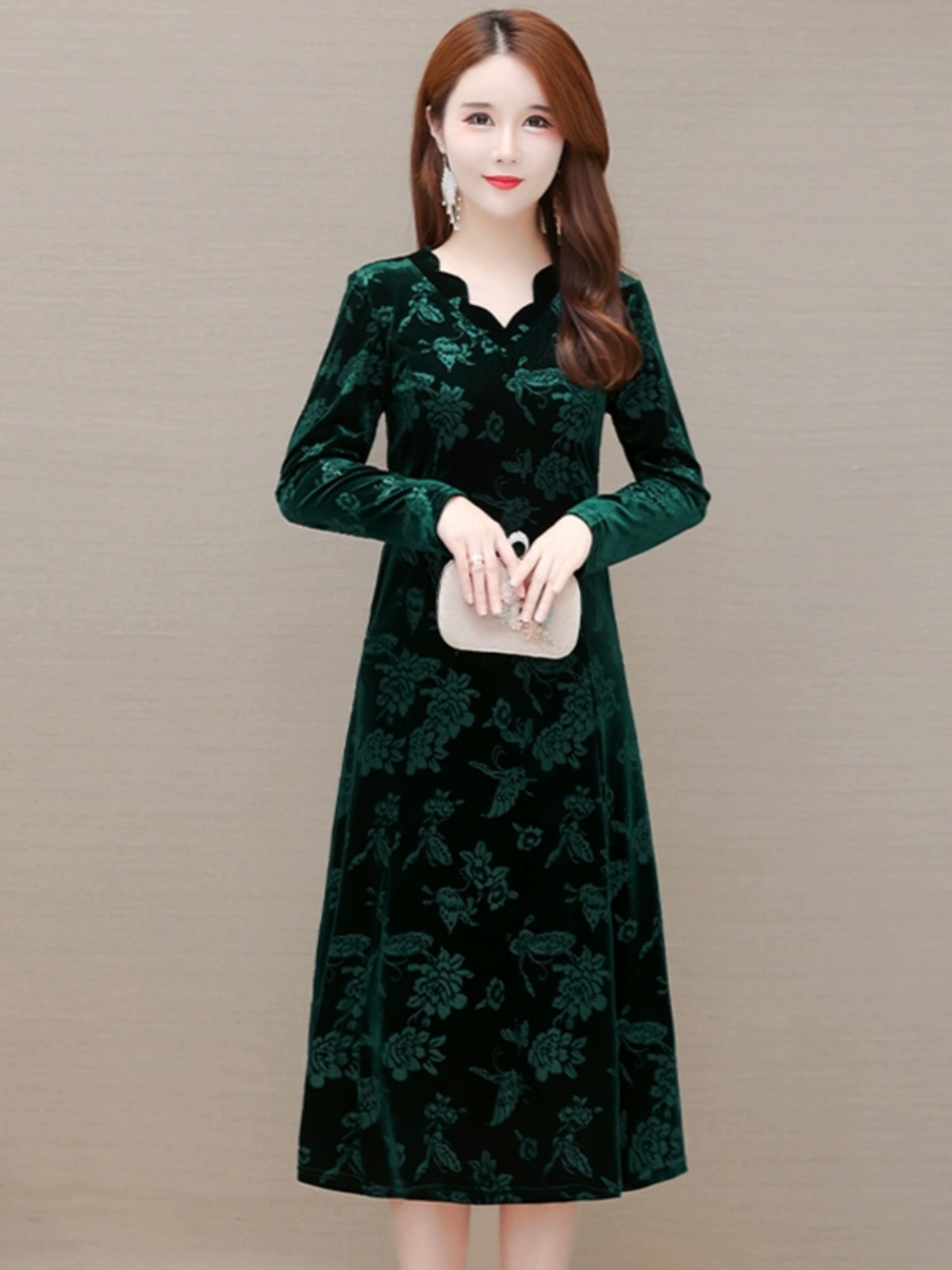 Vestido Elegante de Veludo com - Women Fashion Over 60 avaliação e preço